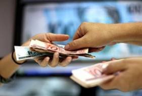 68% dos brasileiros pretendem usar 13º para pagar dívidas, diz Anefac.