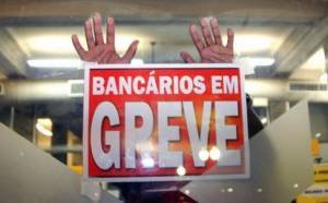 Bancos reabrem em grande parte do país nesta terça-feira