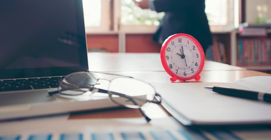 Empresas devem entregar informe de rendimentos ainda nesta sexta-feira (27); veja multas por erros ou omissões