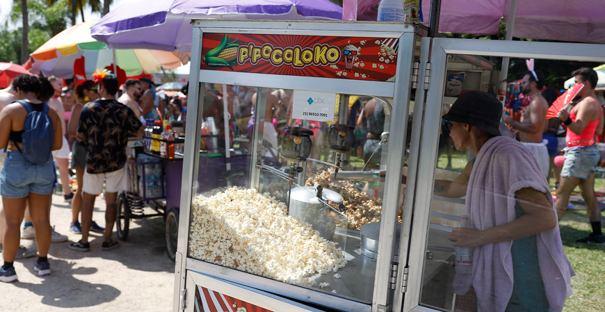 Ambulantes formalizados como MEI crescem 45% em 2025