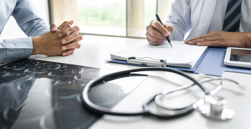 Atestado médico conta sábado, domingo e feriados? Saiba como funciona a regra trabalhista