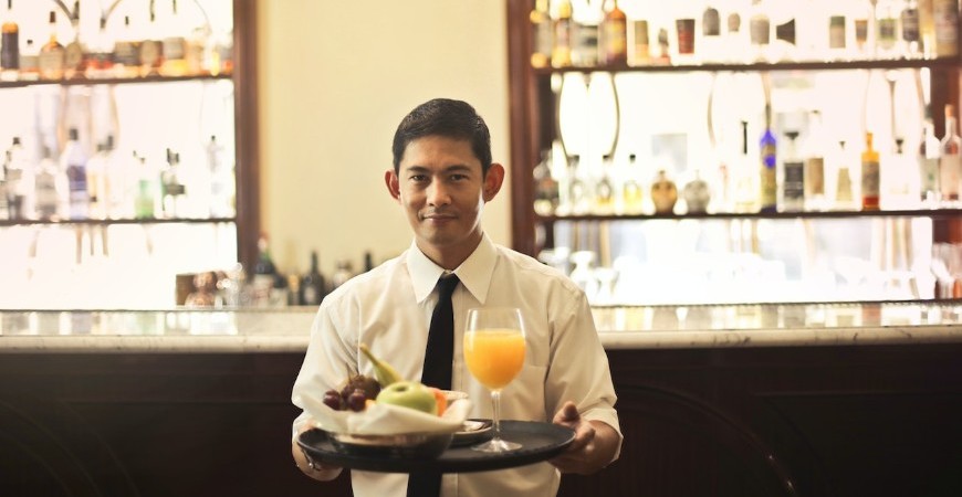 Bares e restaurantes continuam gerando empregos, apesar de dificuldades
