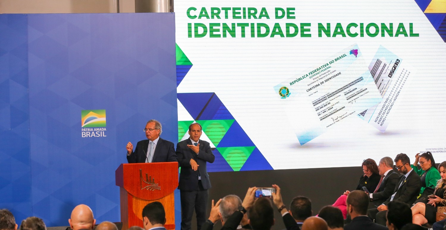 Carteira Nacional de Identidade: veja como emitir o novo documento