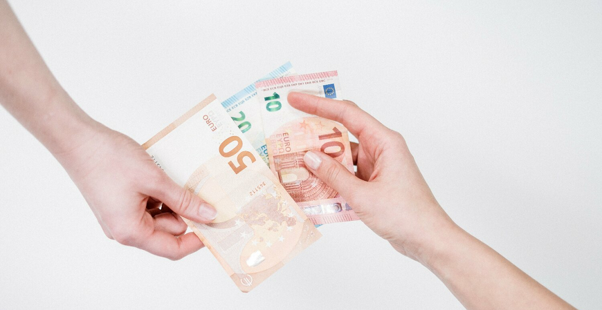 Projeto prevê cashback de tributos federais para compras no varejo nacional