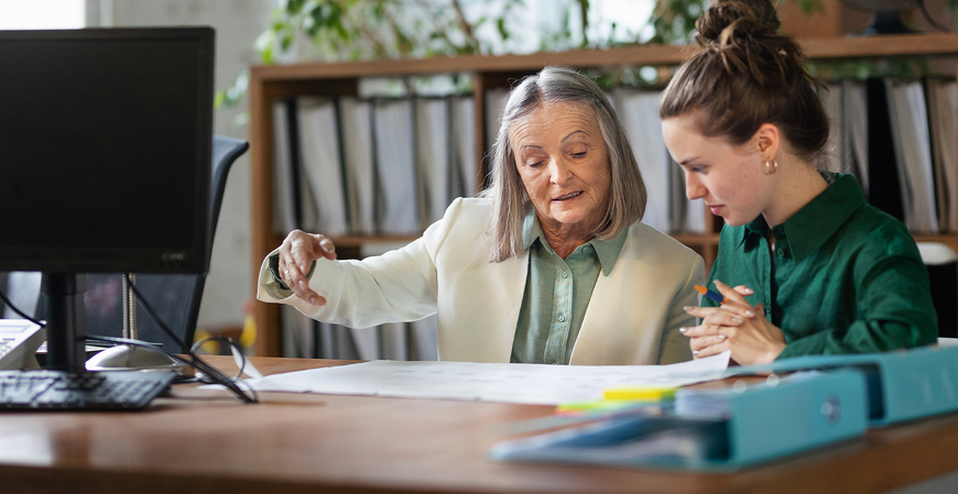 Conflitos entre gerações nas empresas exigem alinhamento estratégico e regras claras