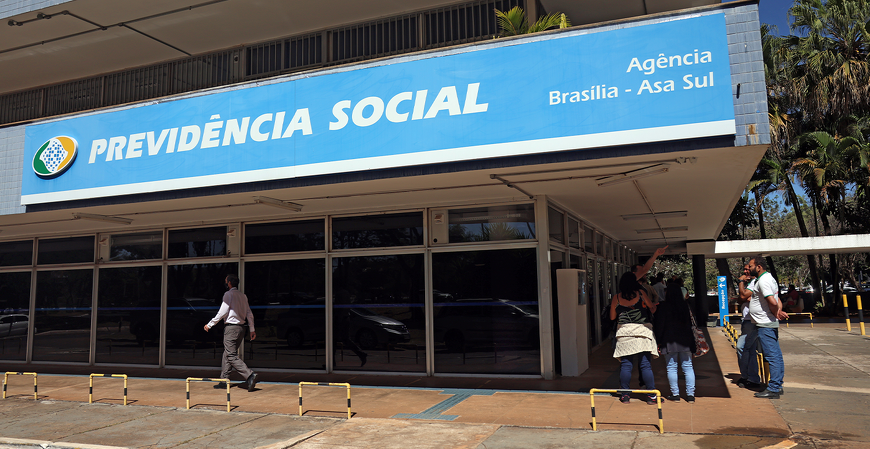 Governo prevê zerar fila de pedidos represados do INSS entre setembro e outubro