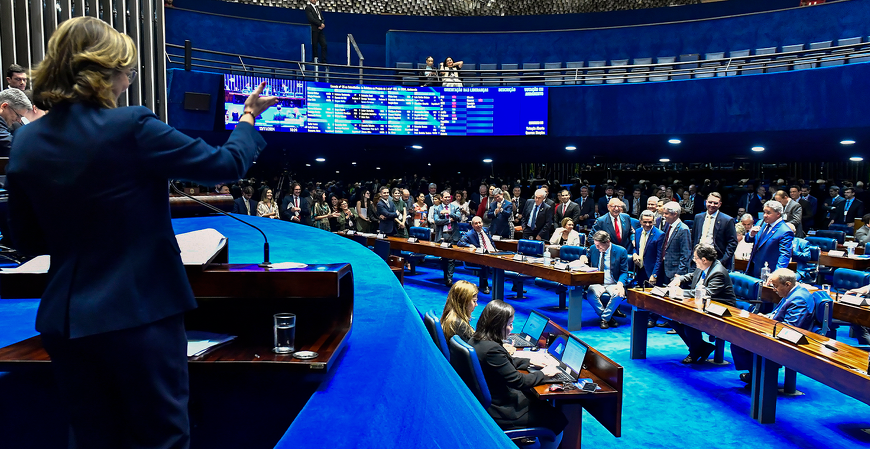 PEC do fim da escala 6x1 avança para o Congresso