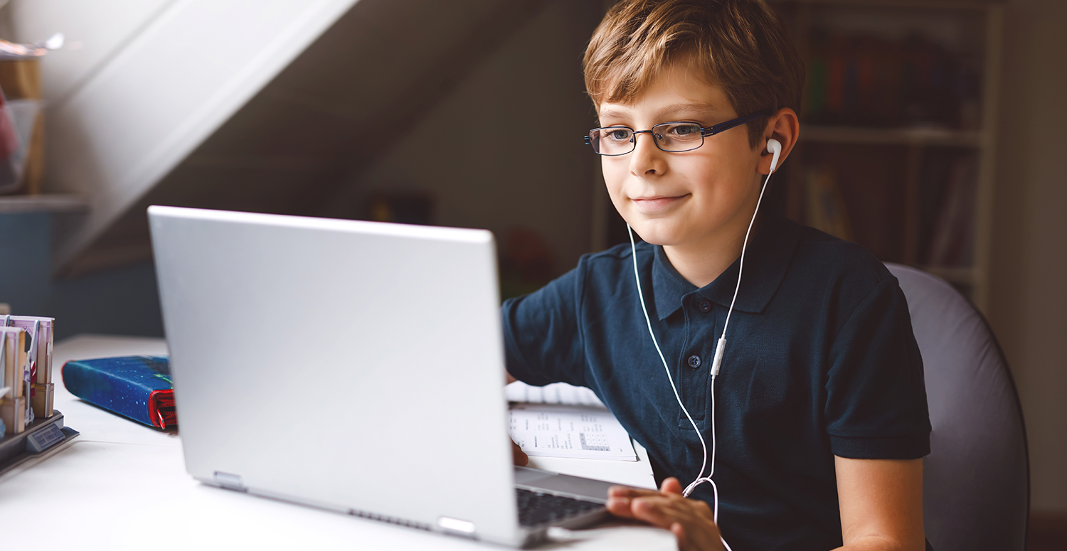 Governo lança site para ensinar pais como monitorar filhos na internet