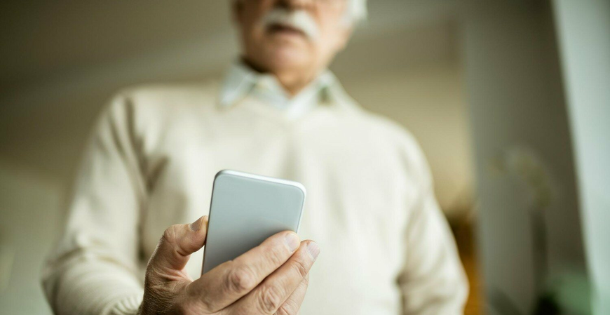 INSS notifica 15 milhões de beneficiários pelo WhatsApp para regularizar prova de vida