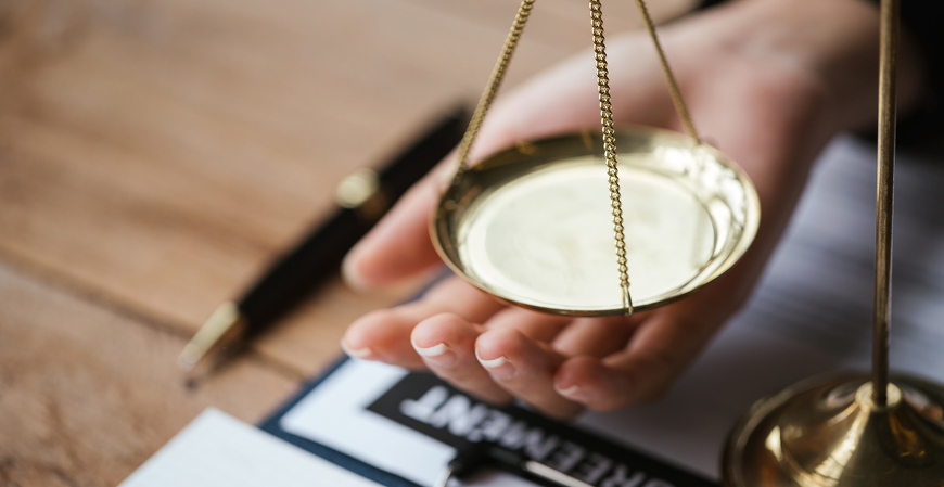 Justiça gratuita no trabalho entra em revisão no STF; entenda o que está em jogo