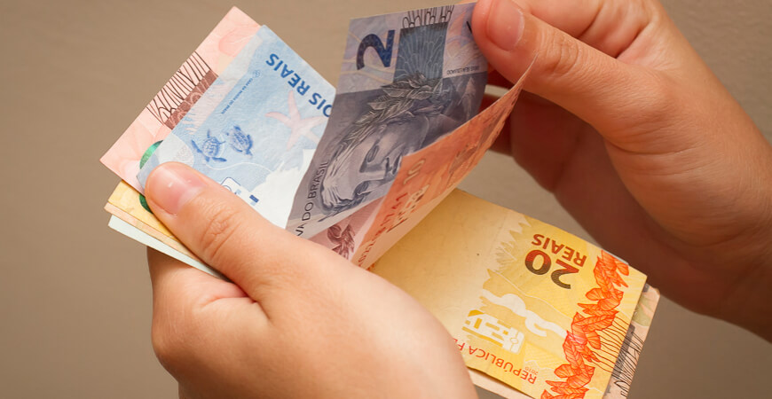 Salário mínimo pode subir para R$ 1.155,55 em 2022 