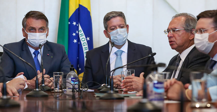 Auxílio Brasil: governo apresenta calendário para recebimento do benefício