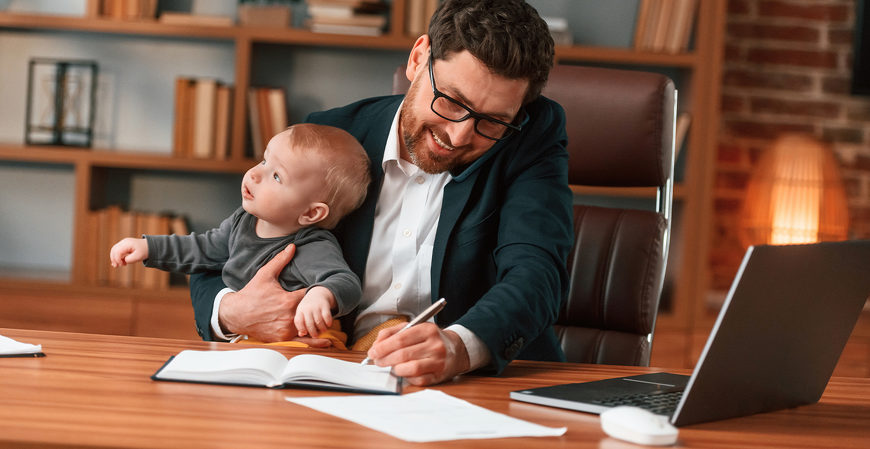 MEI e autônomos têm direito à licença-paternidade com as novas regras? Entenda a lei que estendeu o benefício