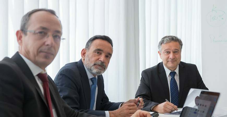 A IA não vai substituir CEOs, mas pode expor líderes despreparados