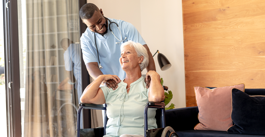 Projeto quer permitir dedução de home care e cuidadores no IR