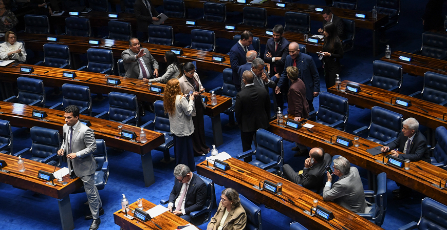 Reajuste anual dos limites de microcrédito avança no Senado e segue para a Câmara