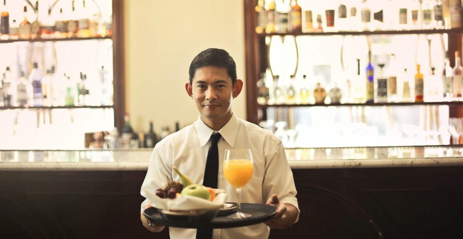 Setor de bares e restaurantes cria mais de 200 mil novas vagas em 2023