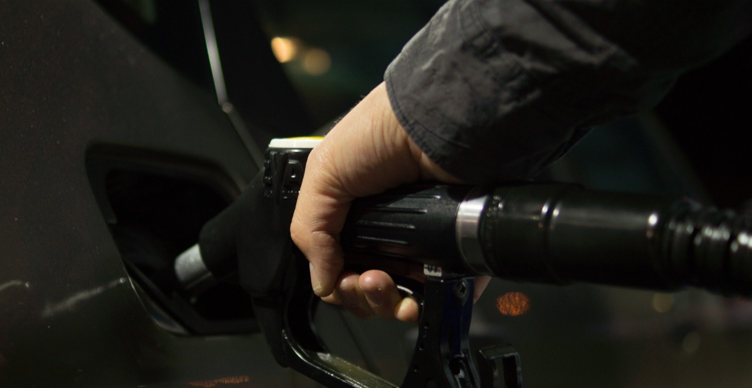 Vale combustível: o que diz a CLT?