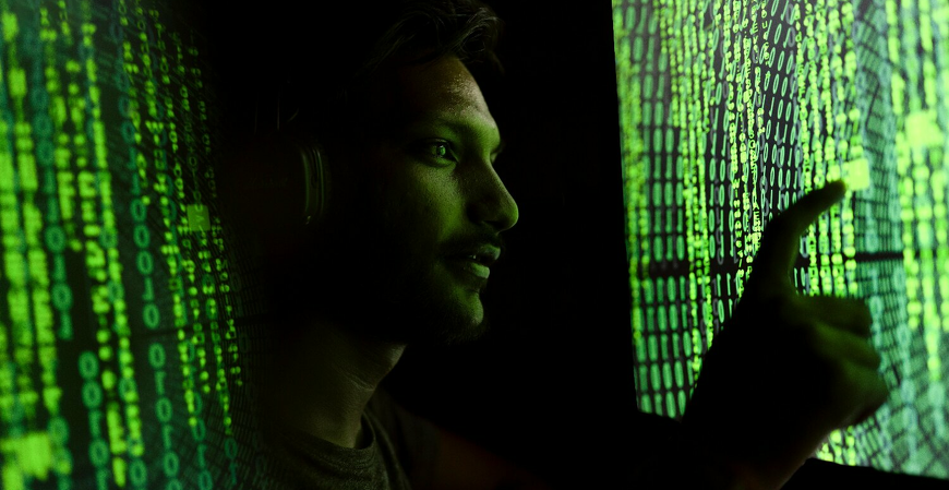 Dados de consumidores vazam após invasão em plataforma de reservas e aumentam risco de fraudes